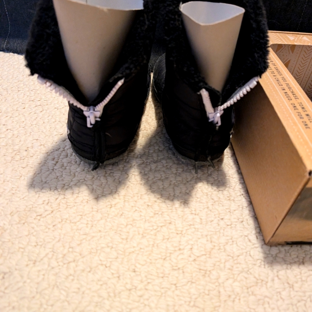 TOMS Women's slipper booties